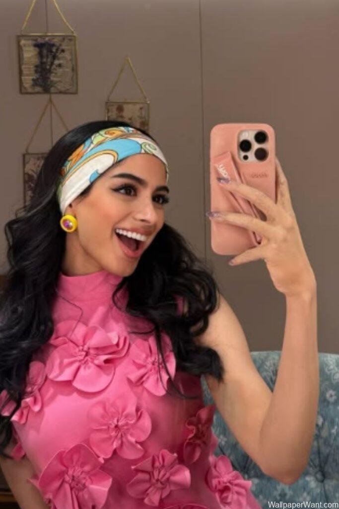 Selfie khushi kapoor