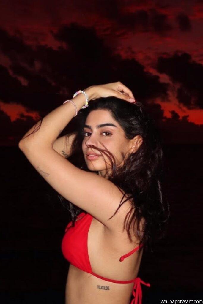 khushi kapoor Swming Dress